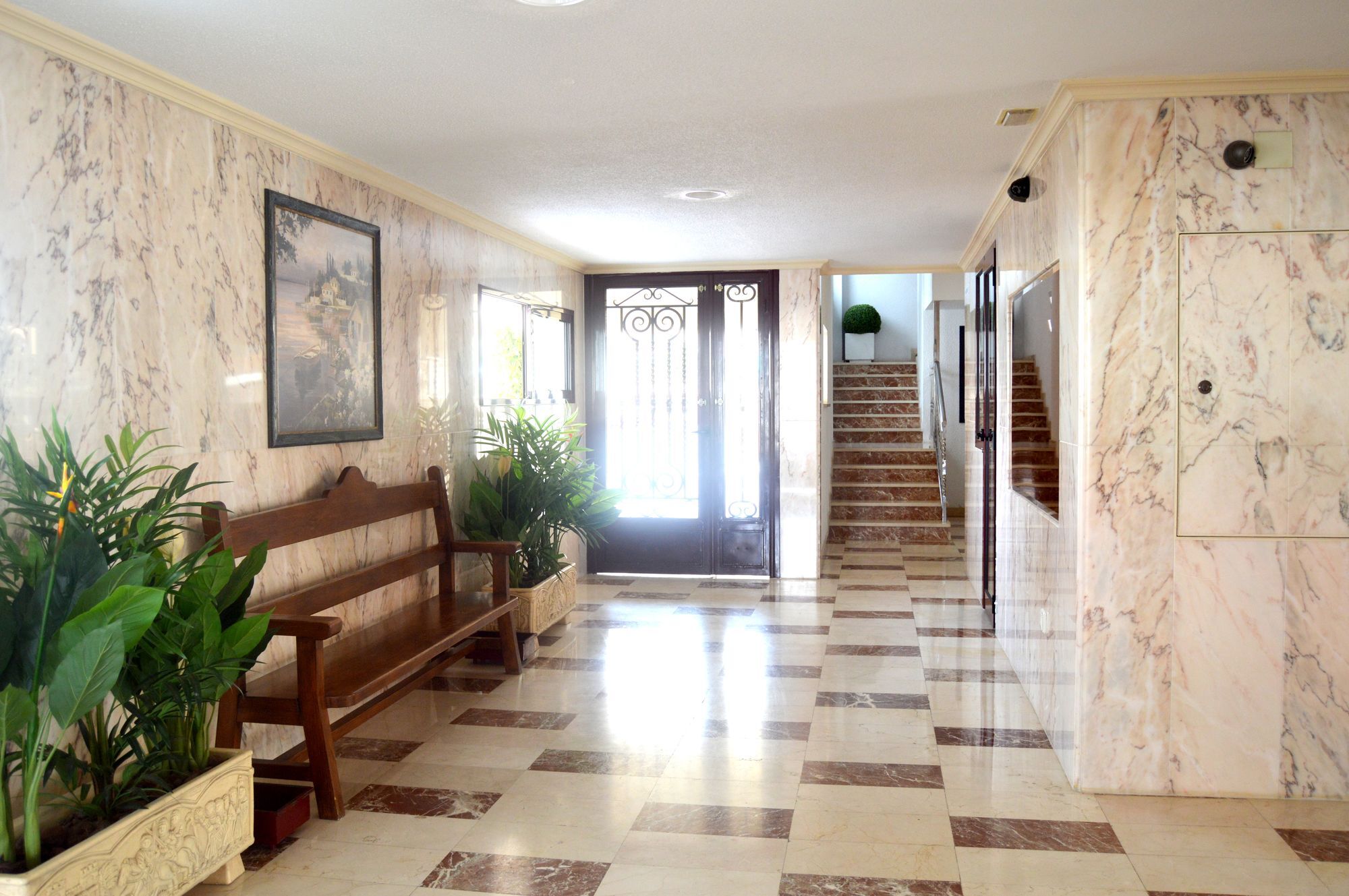 Albatros Apartment *